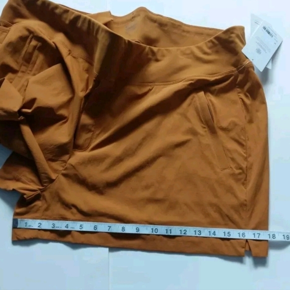 Athleta Womens  Brown  Plus  Lightweight Stretch Trekkie North Short 24 - Picture 6 of 10